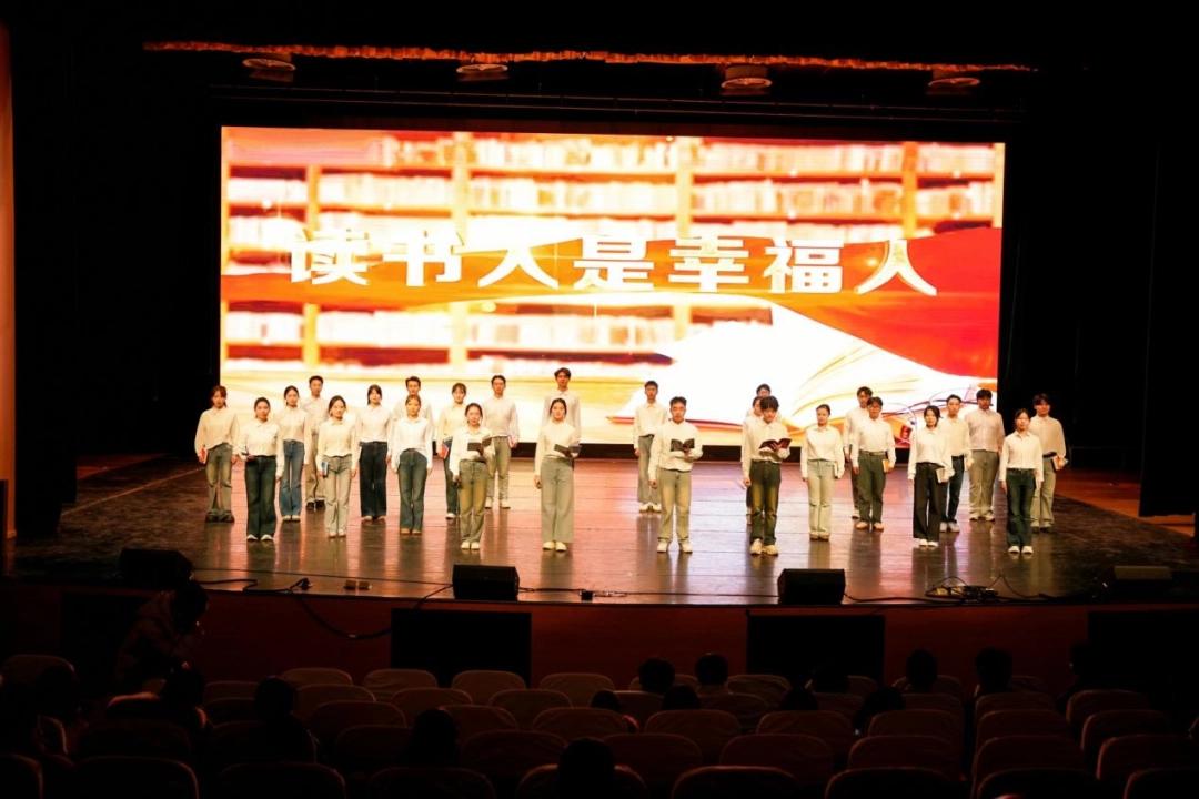 2025年贵州省高校图书馆年会聚焦转型与使命,搭建交流平台