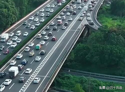 高速节假日免费要变?每年3000公里免费额度,你支持吗