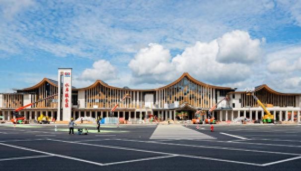 高速服务区盈利门道多，抓住消费心理赚大钱