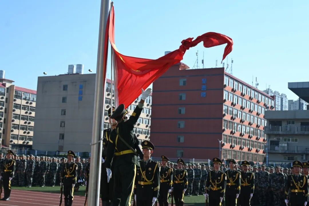 湖南理工职业技术学院2025级新生军训今日启动