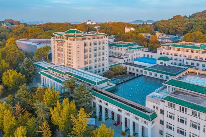 考研择校必看!盘点这些大学图书馆的高颜值独特之处