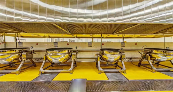 高速服务区餐饮转型:去后厨化与中央厨房建设的降本增效之道