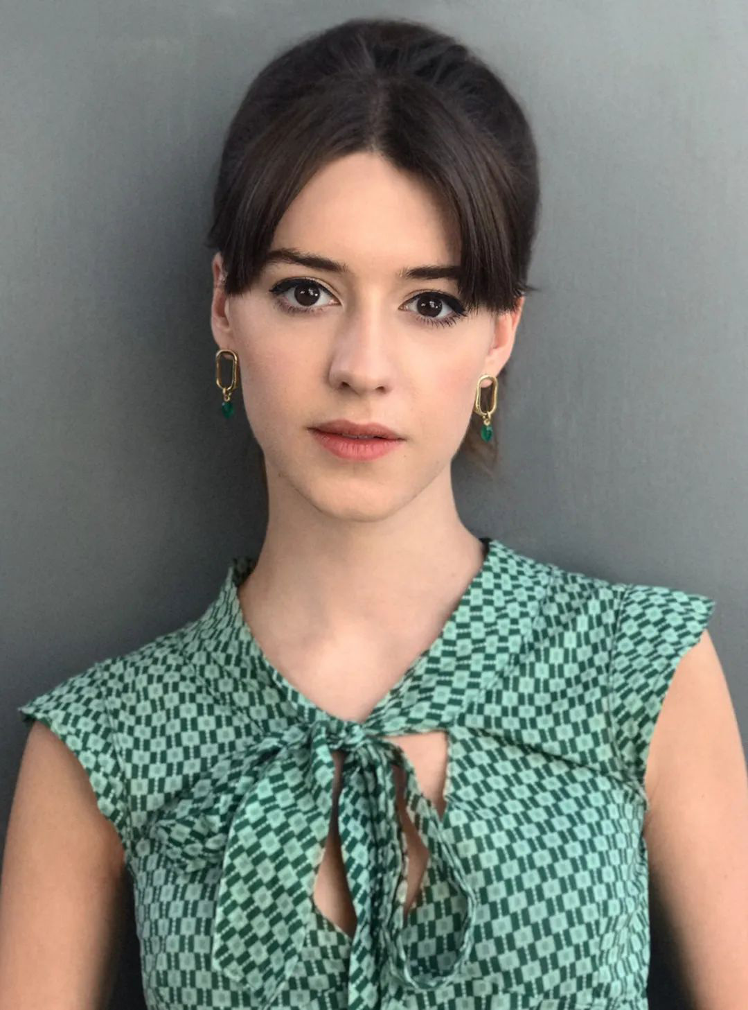 疫情下好莱坞明星居家隔离生活大揭秘及趣事分享