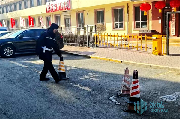 哈尔滨整治私设挡车设施,鼓励群众举报违规占用道路行为