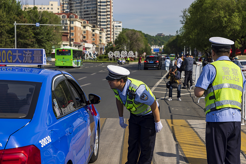 2025 高考考场严防作弊新举措:智能安检+智能巡查全覆盖