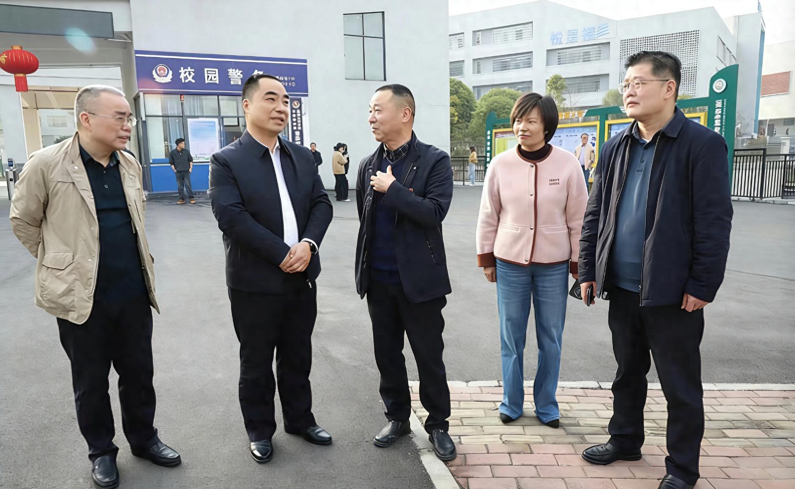 区委副书记督导检查校园周边安全，强化交通及食品安全治理