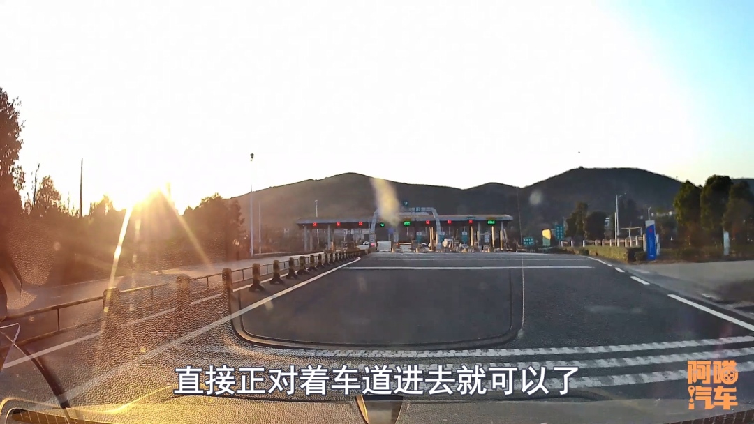 高速免费期间走ETC还是人工通道?这些要点要注意