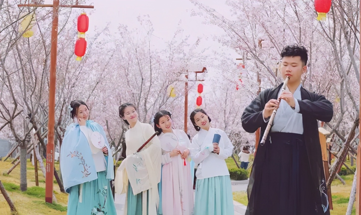 大学奇葩社团大盘点!爱牙、作死协会,你加入了哪个?