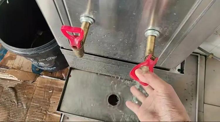 甘肃高速服务区开水供应故障,已抢修并开展专项整治